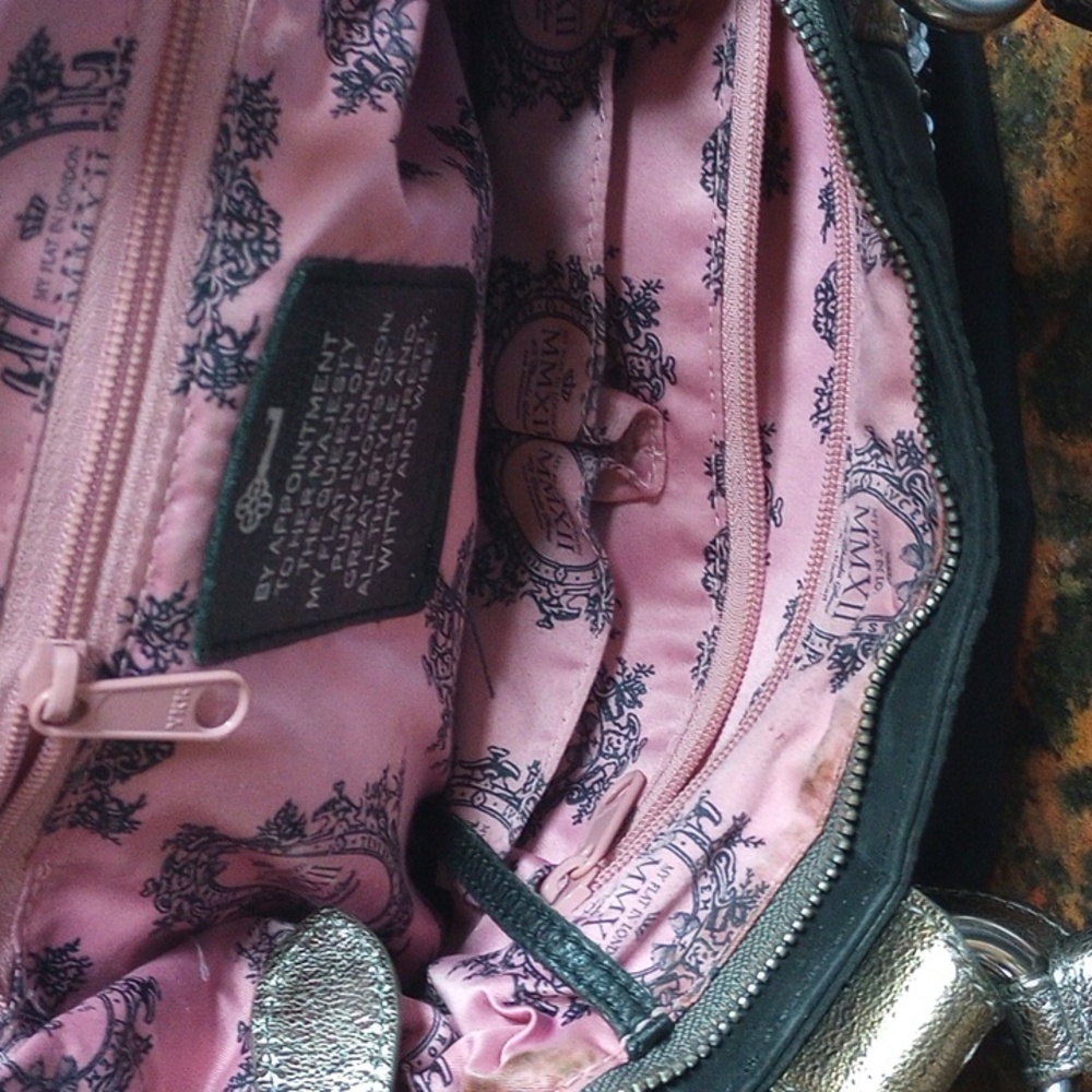 My Flat In London by Brighton Bag - Picture 8 of 14